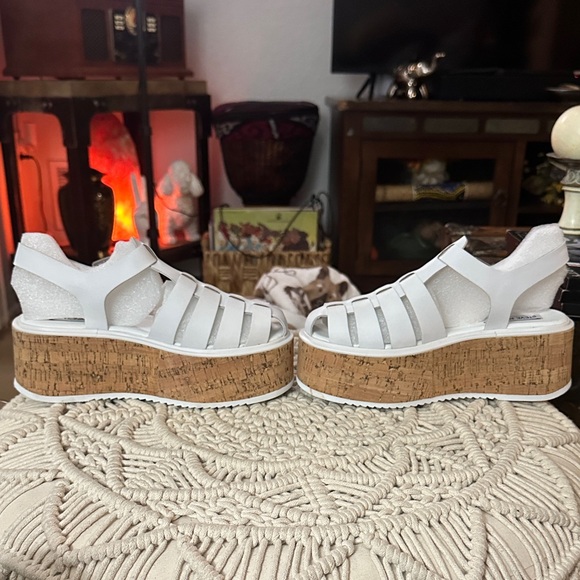Steve Madden White Cork Platform Sandals - Picture 4 of 7
